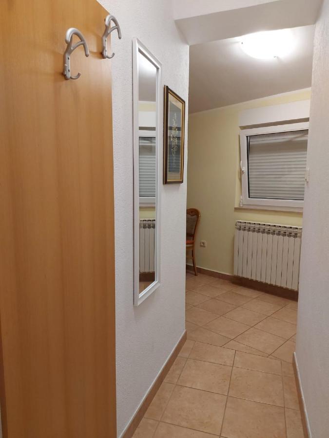 Apartman Luka Jadrtovac Exteriör bild