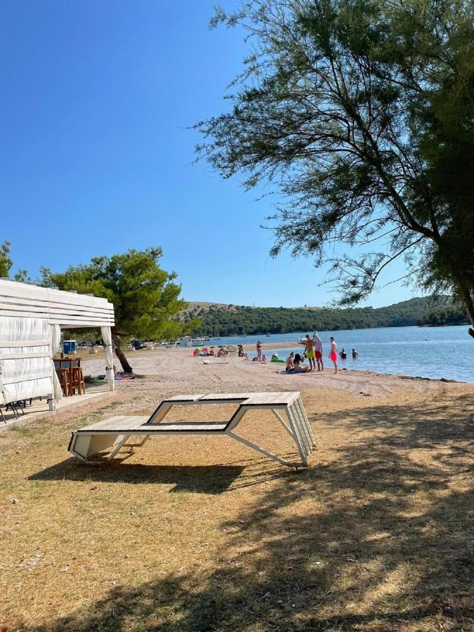 Apartman Luka Jadrtovac Exteriör bild