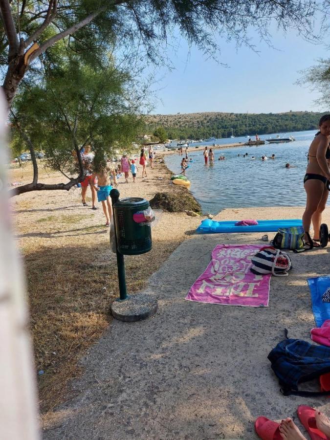 Apartman Luka Jadrtovac Exteriör bild