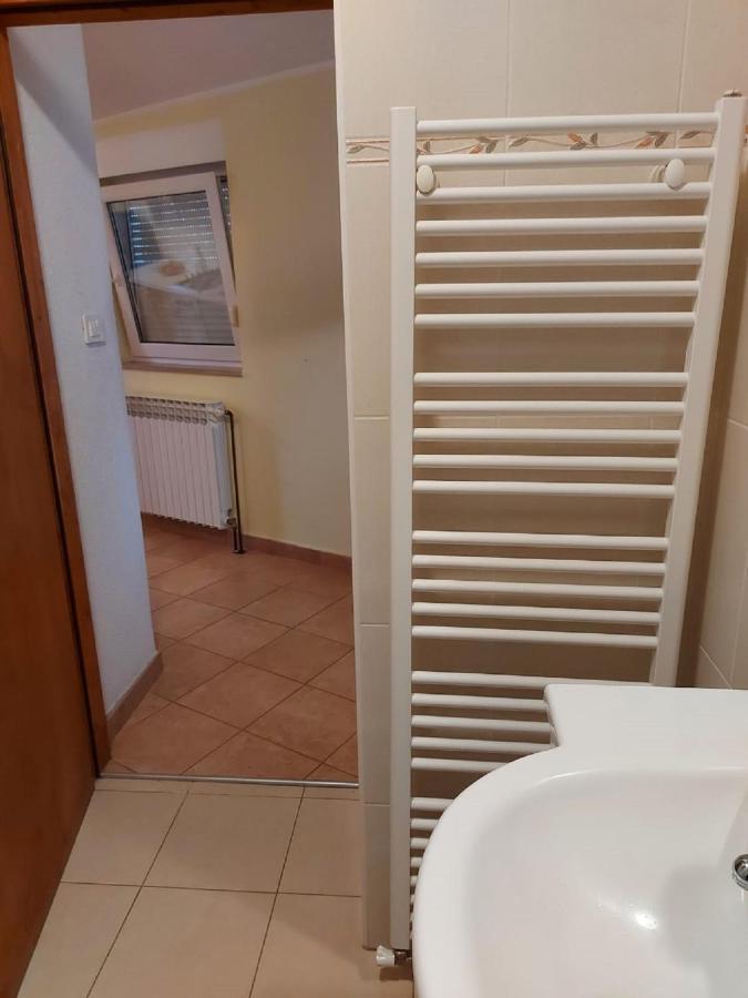 Apartman Luka Jadrtovac Exteriör bild